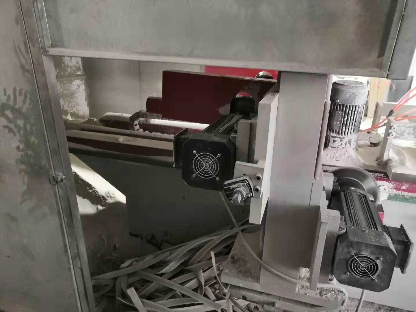 Saw machine for raised floor panel